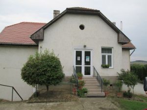 Ecseny könyvtár